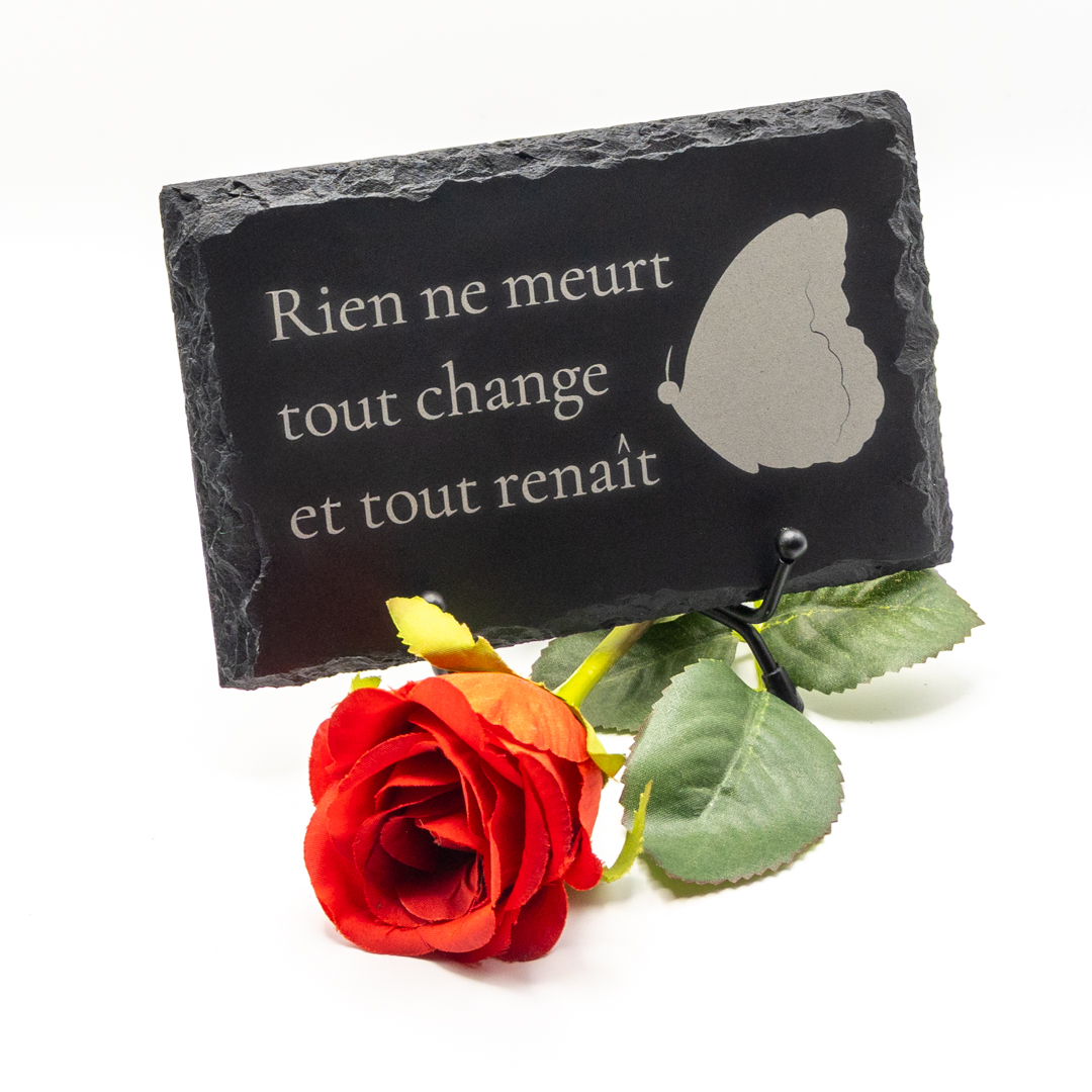 Petite plaque funéraire en ardoise personnalisée rectangulaire avec papillon 11x15 cm