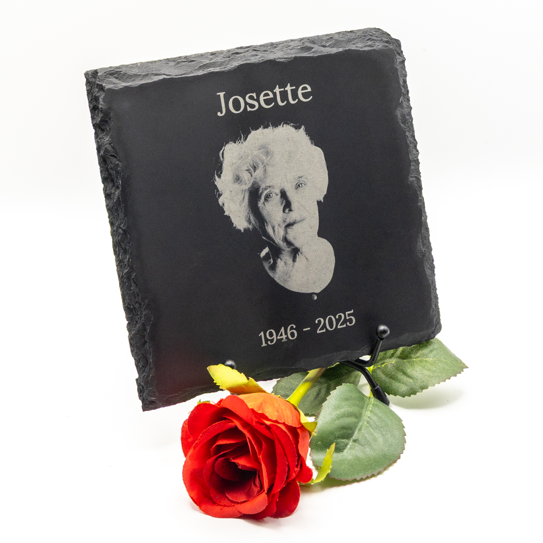 Petite plaque funéraire en ardoise personnalisée carrée avec photo 16x16 cm